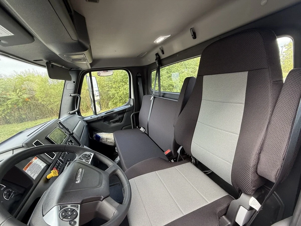 2026 Freightliner M2 106 - image 7