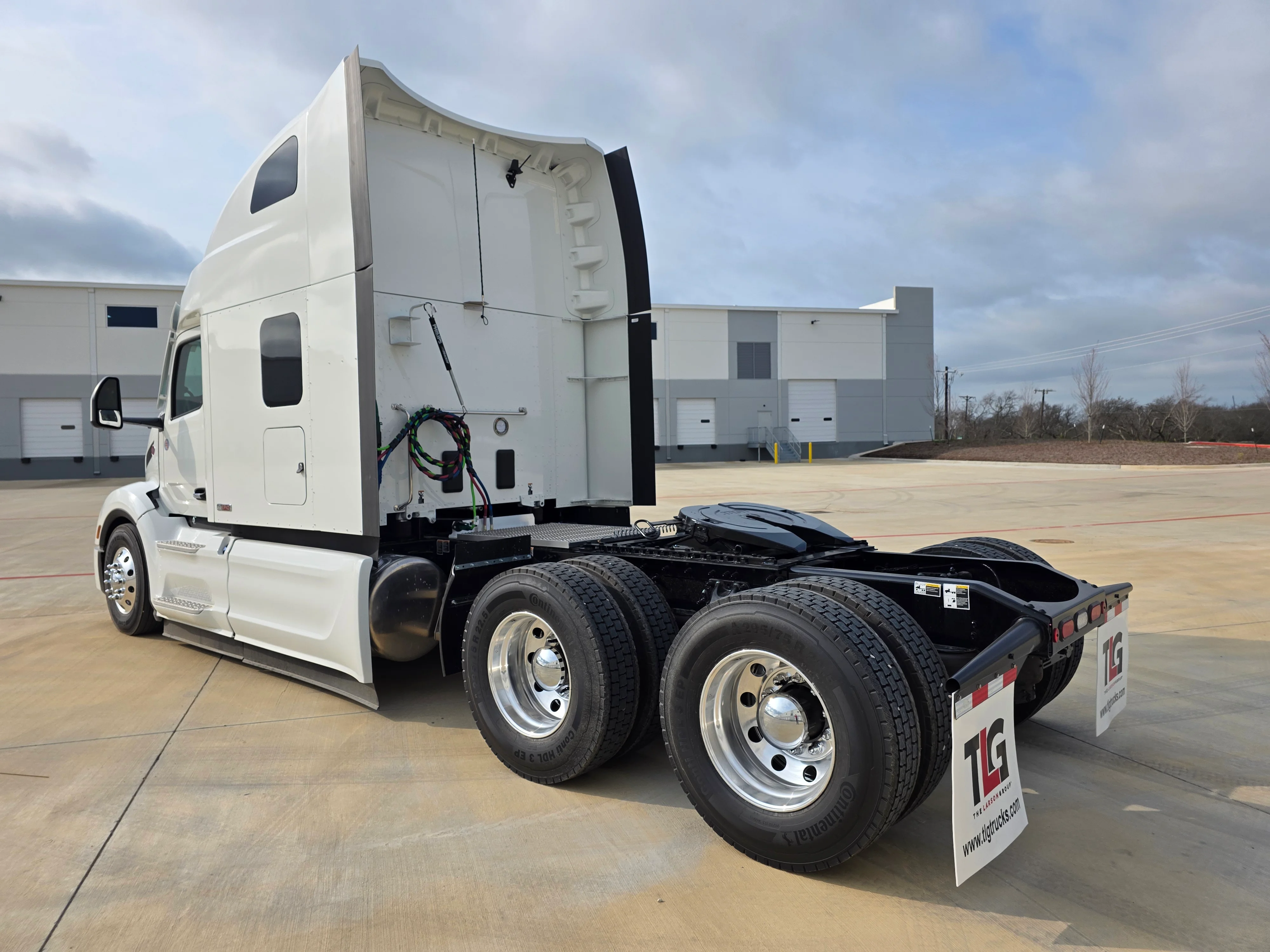 2027 Peterbilt 579 in Dunn, NC — photo 3