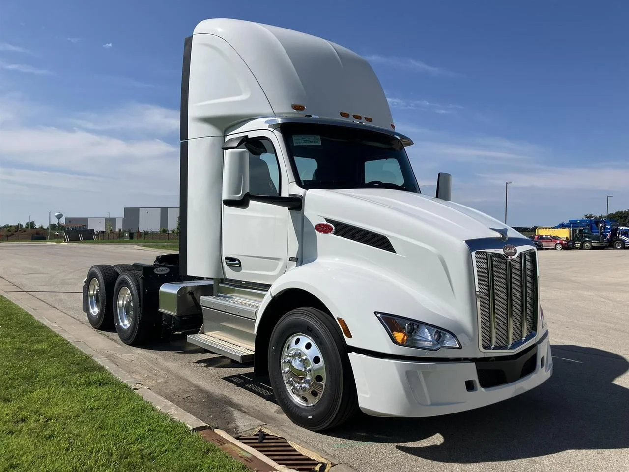 2027 Peterbilt 579 in Rochester, MN — photo 2