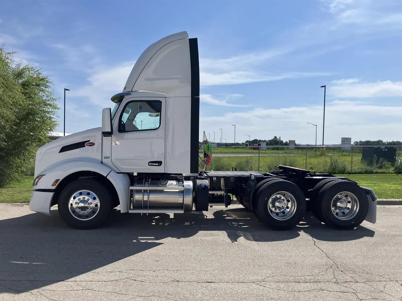 2027 Peterbilt 579 in Rochester, MN — photo 3