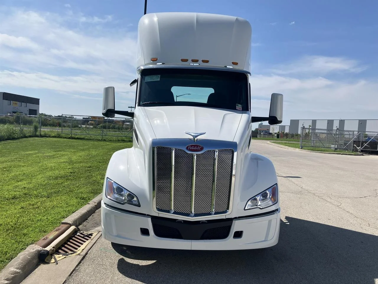 2027 Peterbilt 579