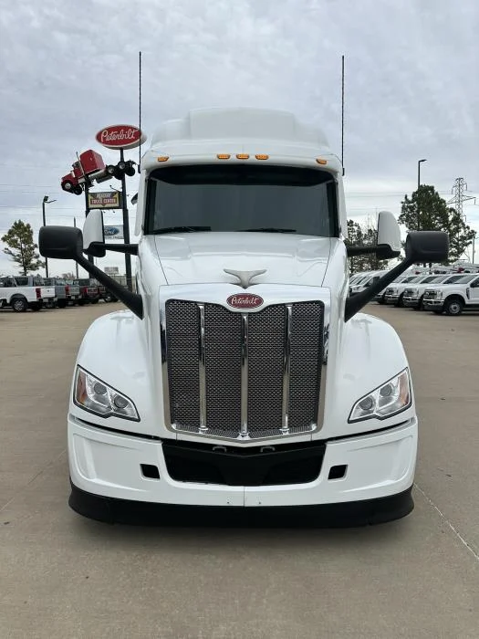 2024 Peterbilt 579 in Oklahoma City, OK — photo 4