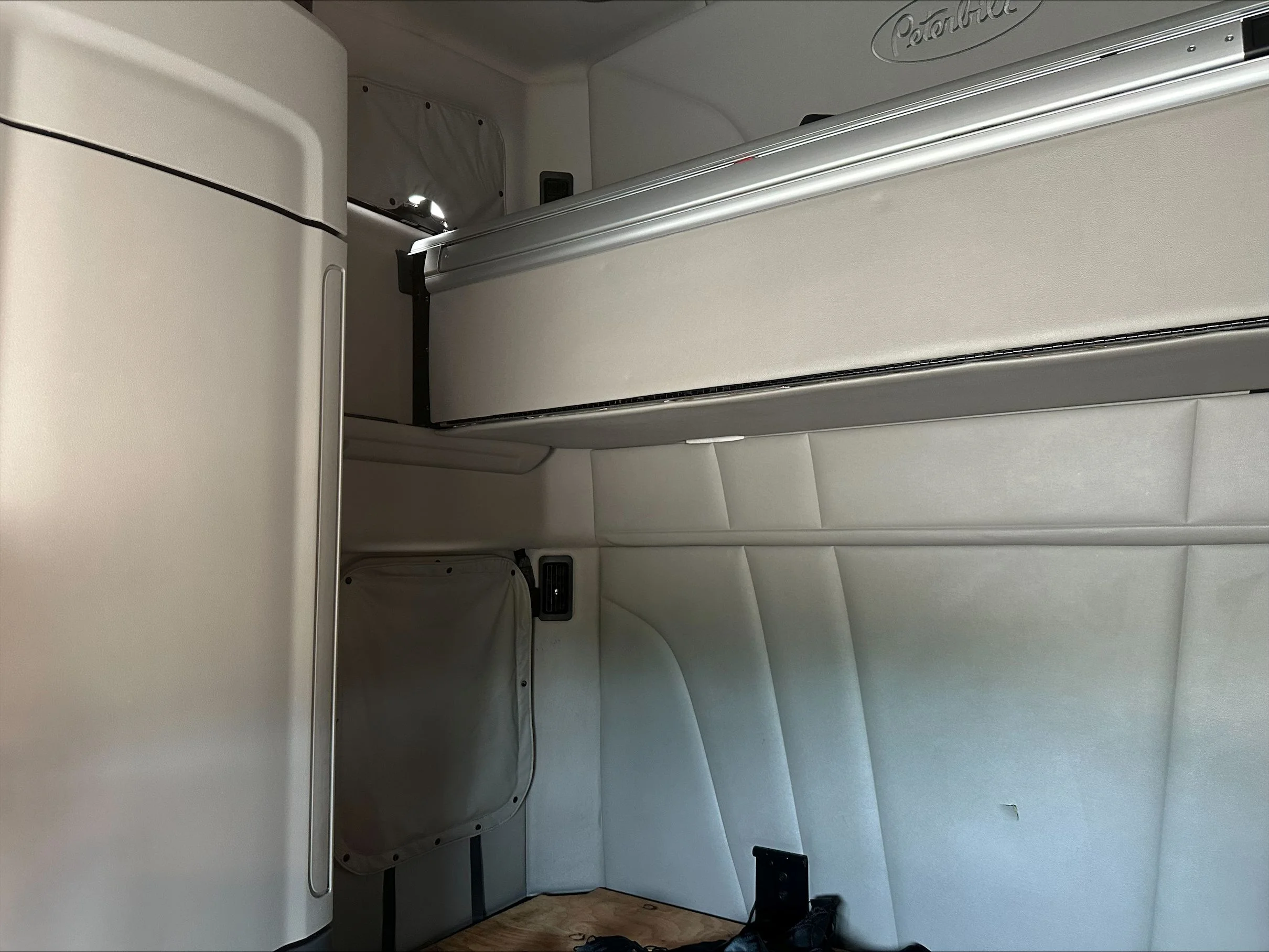 2021 Peterbilt 579 in Portland, OR — photo 12
