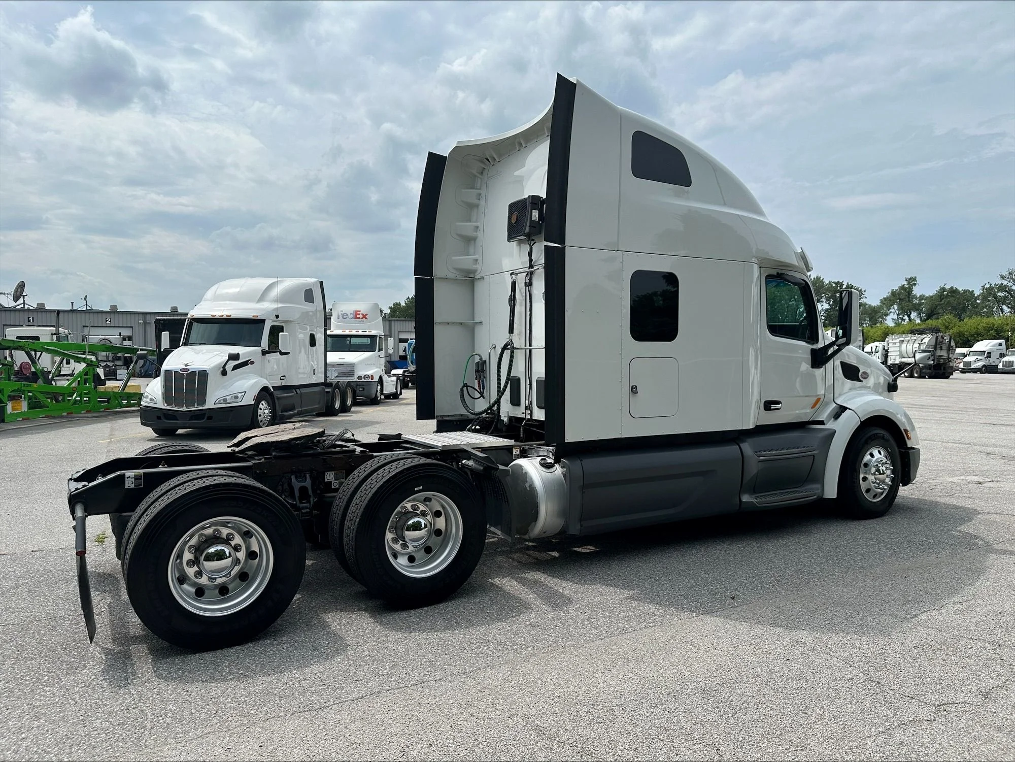 2021 Peterbilt 579 in Portland, OR — photo 3
