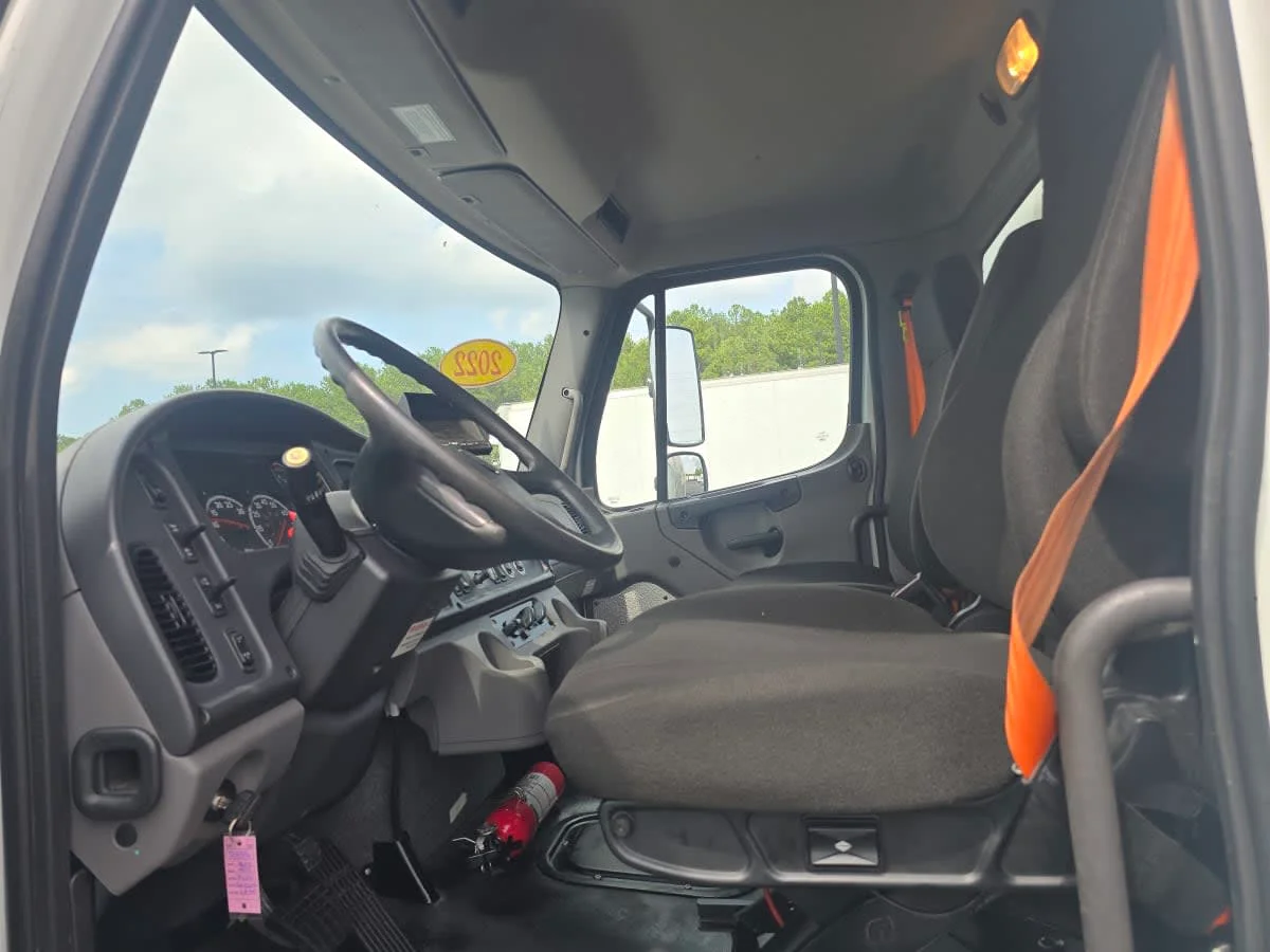 2022 Freightliner M2 106 in Atlanta, GA — photo 7