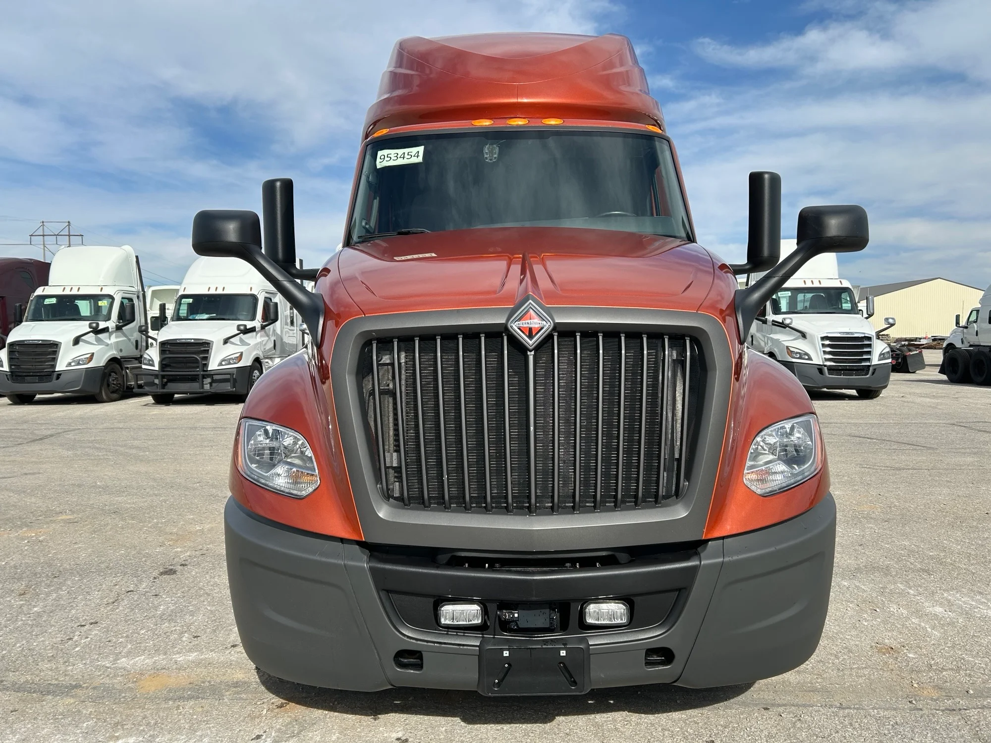2022 International LT in Milwaukee, WI — photo 2