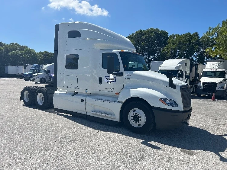 2022 International LT in Medley, FL
