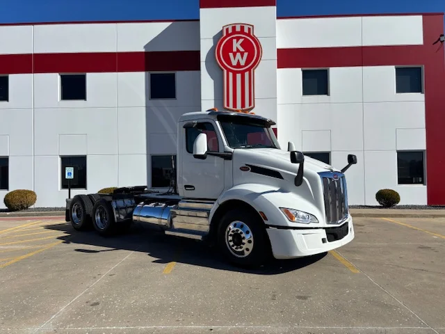 2023 Peterbilt 579 - image 6