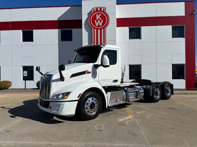 2023 Peterbilt 579 in Troy, IL