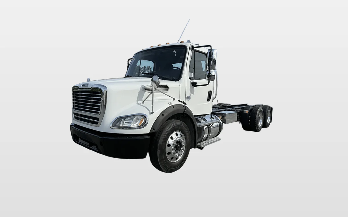 2019 Freightliner M2 106 - image 1