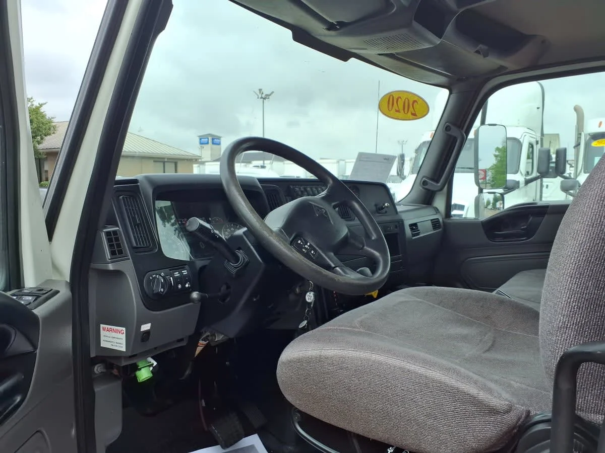 2020 International MV - image 7