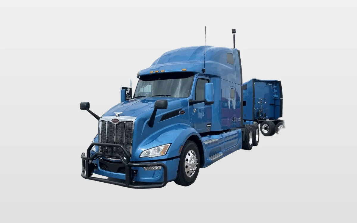 2023 PETERBILT 579 - image 1