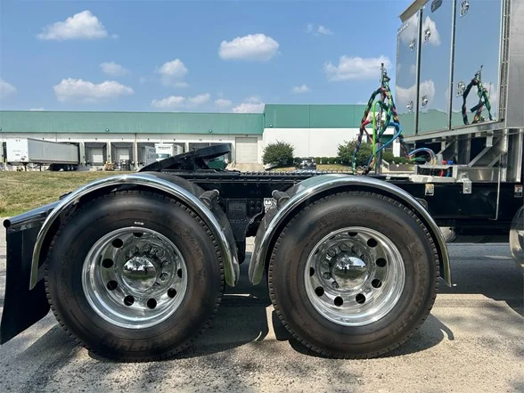 2024 Peterbilt 389 - image 7