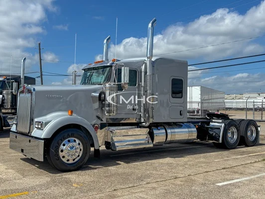 2027 Kenworth W900 in Dallas, TX — photo 3