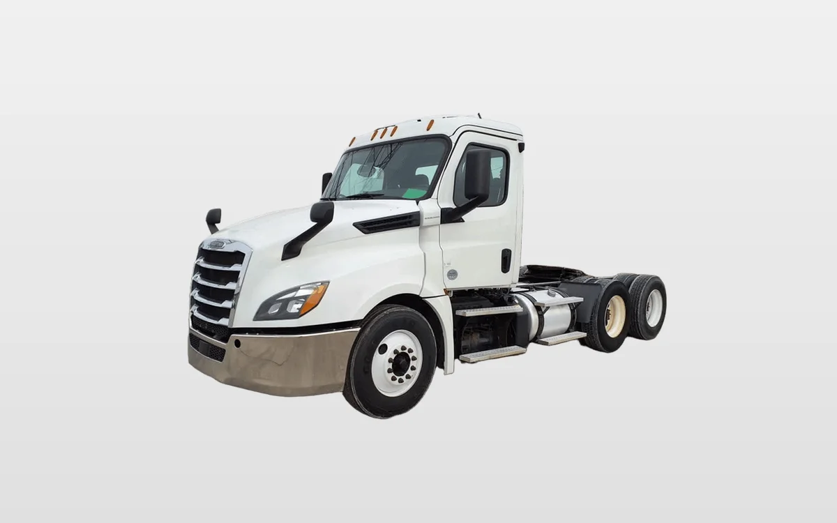 2019 Freightliner Cascadia - image 1