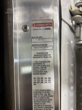 2013 Kenworth W900 - image 22