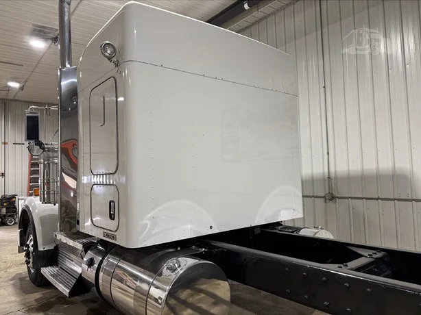 2013 Kenworth W900 - image 12