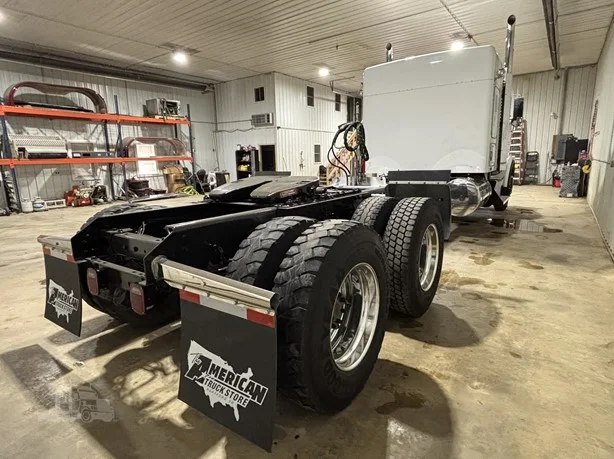 2013 Kenworth W900 in Hartford, SD — photo 6
