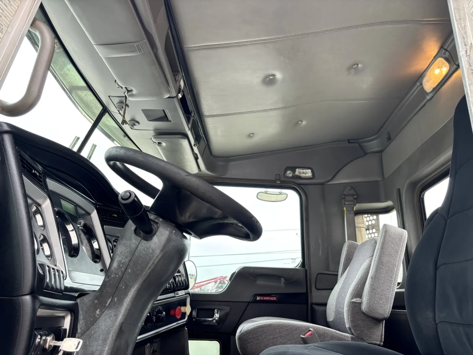 2013 Kenworth T800 in Hutchins, TX — photo 14