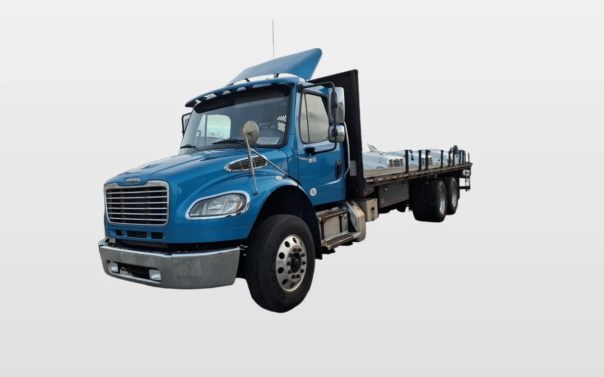 2018 Freightliner M2 106 - image 1
