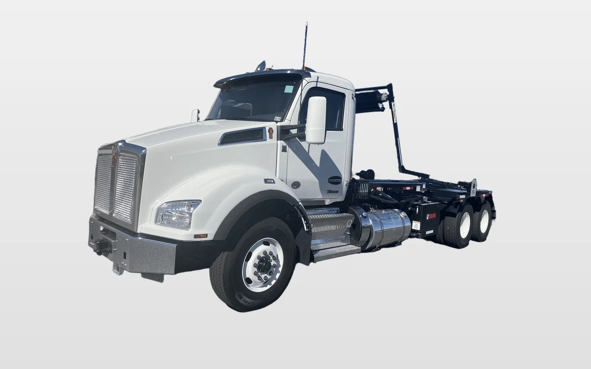 2025 Kenworth T880 - image 1