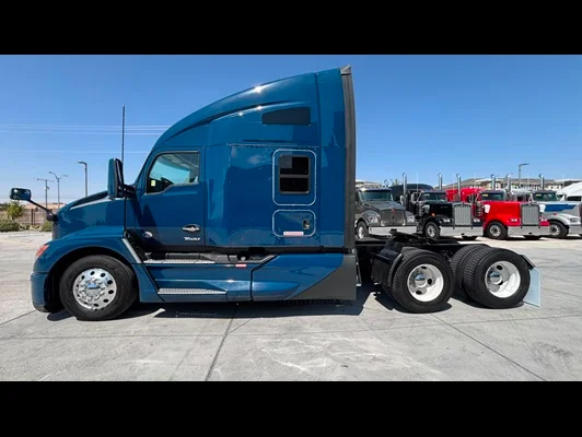 2023 Kenworth T680 in El Paso, TX — photo 16