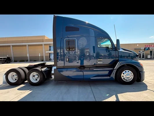2023 Kenworth T680 in El Paso, TX — photo 10