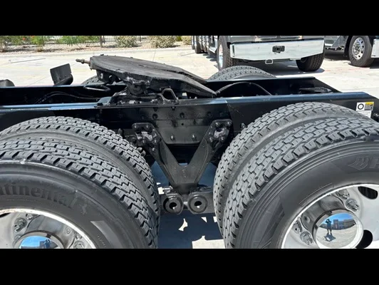 2023 Kenworth T680 in El Paso, TX — photo 4