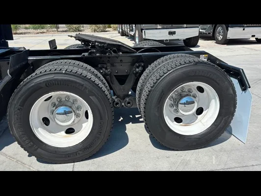 2023 Kenworth T680 in El Paso, TX — photo 14