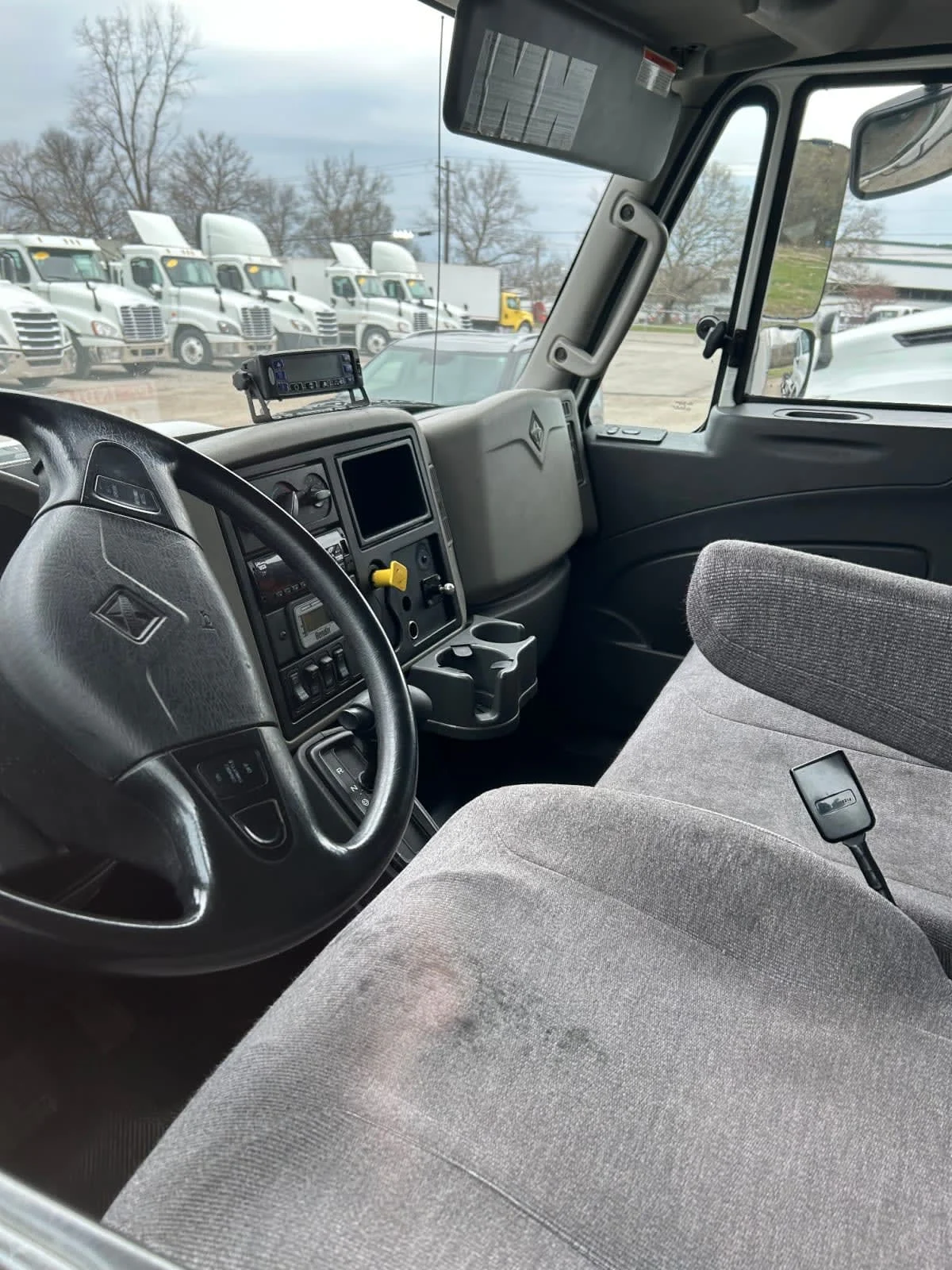 2018 International 4300 in West Chester, OH — photo 8