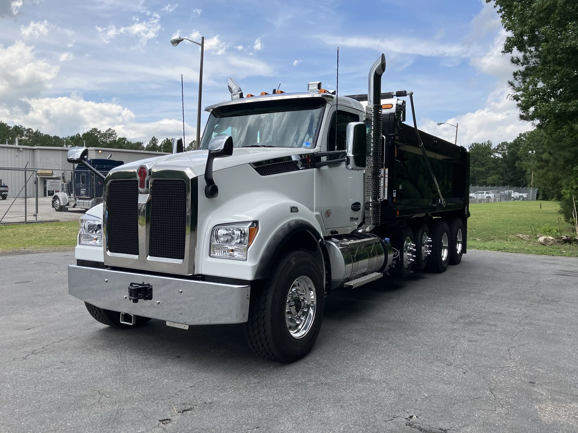 2027 Kenworth T880