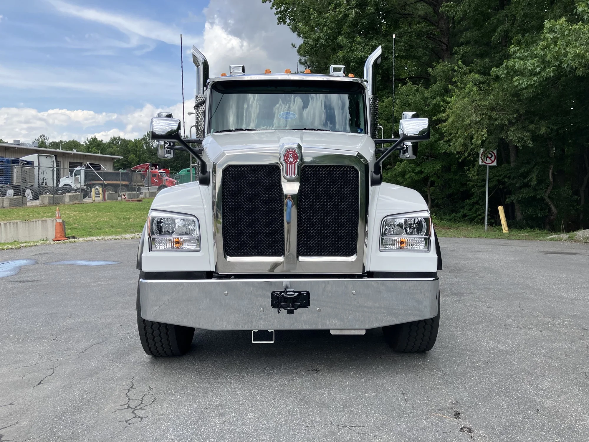 2027 Kenworth T880 in Manassas, VA — photo 2