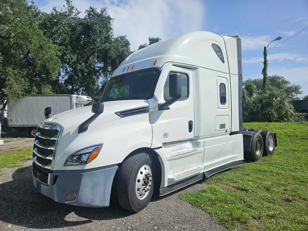 2022 Freightliner Cascadia in Orlando, FL