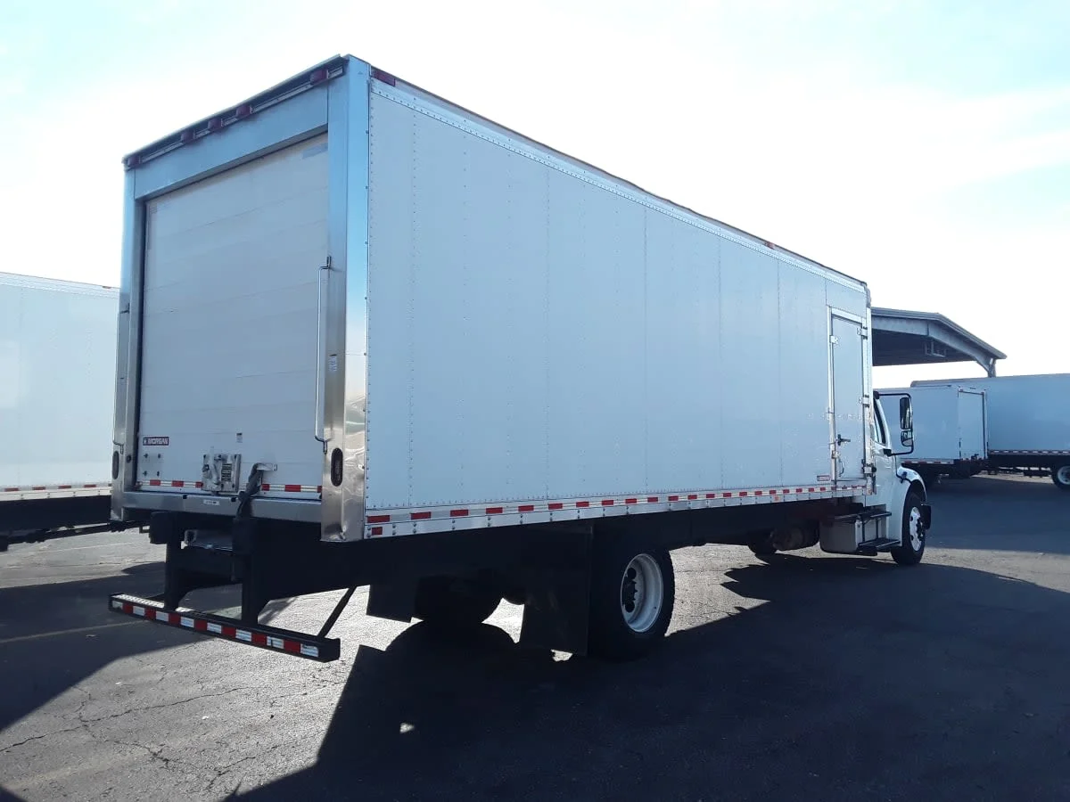 2020 Freightliner M2 106 in Hilliard, OH — photo 4