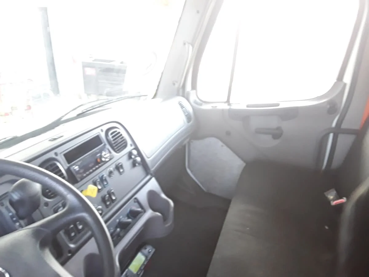 2020 Freightliner M2 106 in Hilliard, OH — photo 8