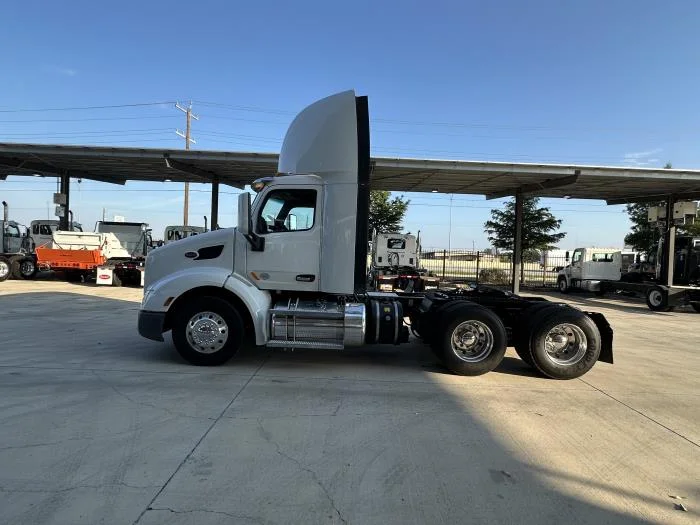 2020 Peterbilt 579 - image 3