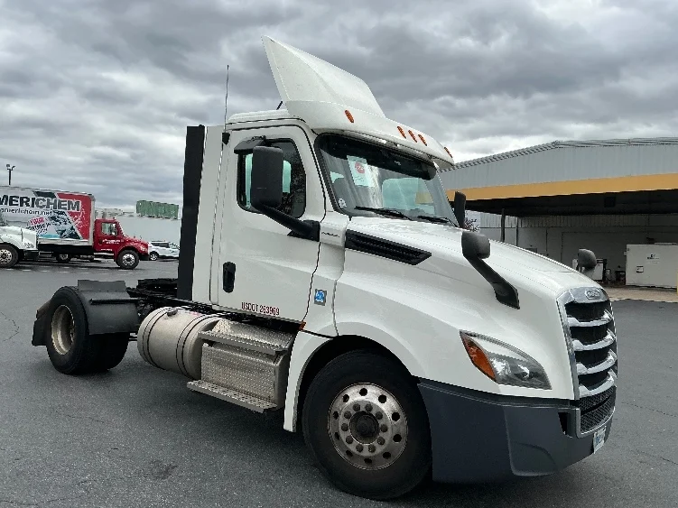 2020 Freightliner Cascadia in Harrisburg, PA