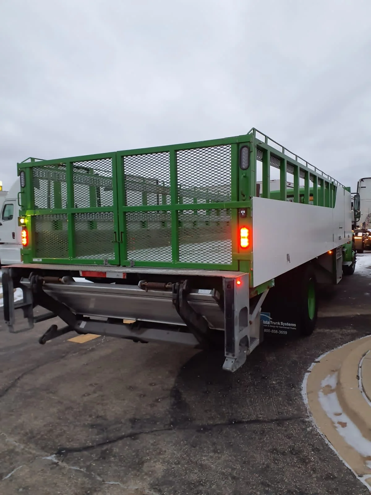 2019 Freightliner M2 106 in Bolingbrook, IL — photo 4