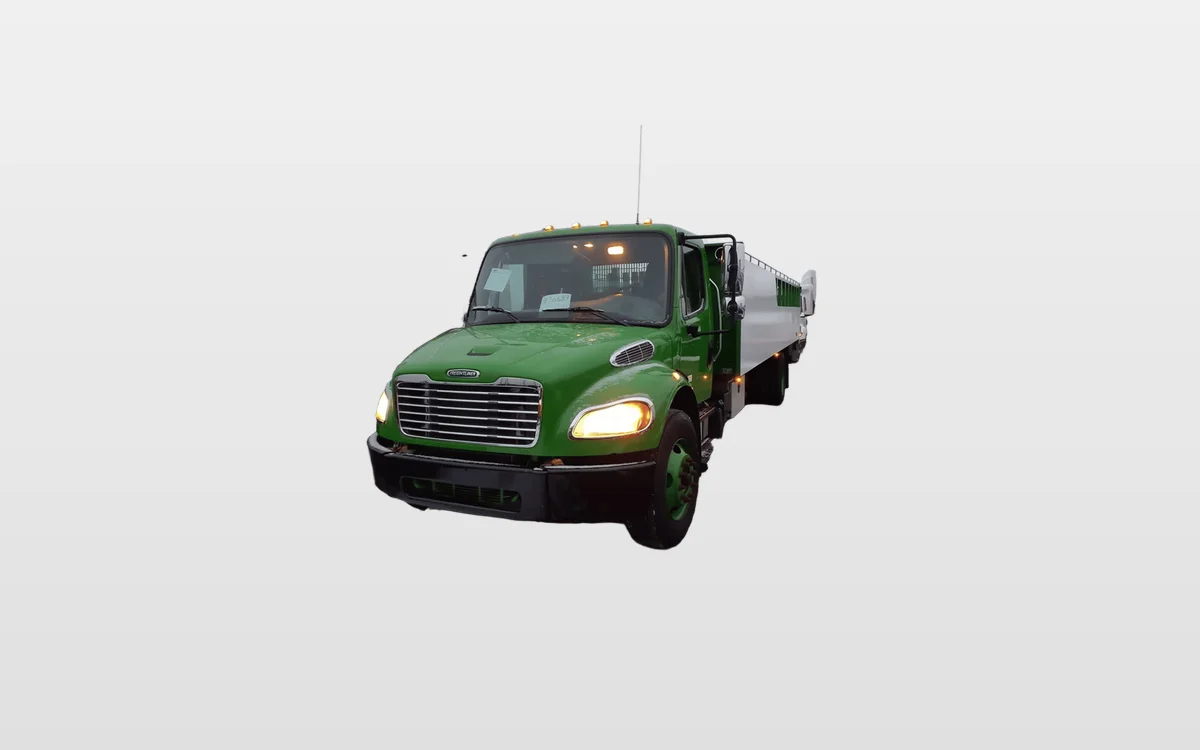 2019 Freightliner M2 106 - image 1
