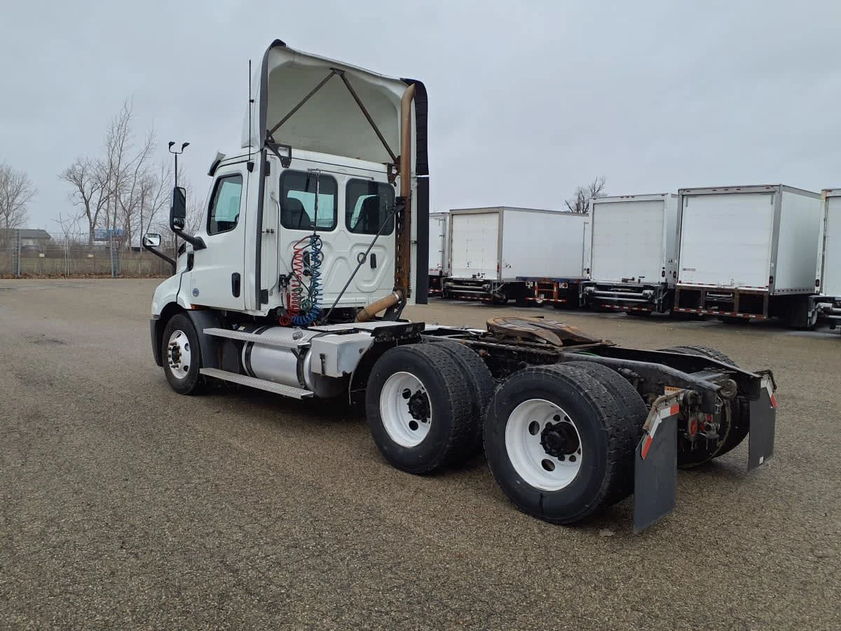 2020 Freightliner Cascadia in Wayland, MI — photo 6