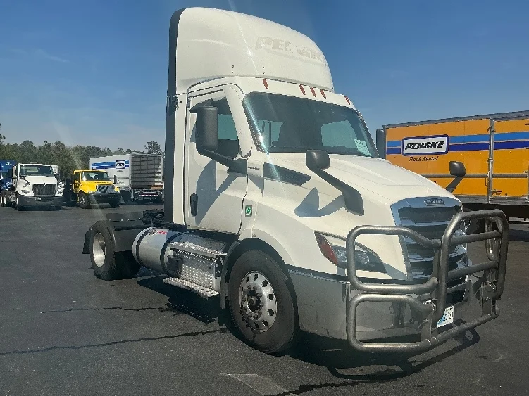 2020 Freightliner Cascadia in Forest Park, GA