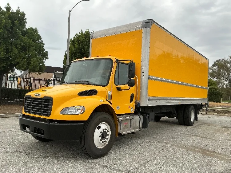 2022 Freightliner M2 106 in Torrance, CA — photo 3