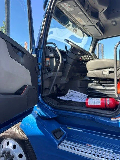 2023 Volvo VNL 760 in Indianapolis, IN — photo 6