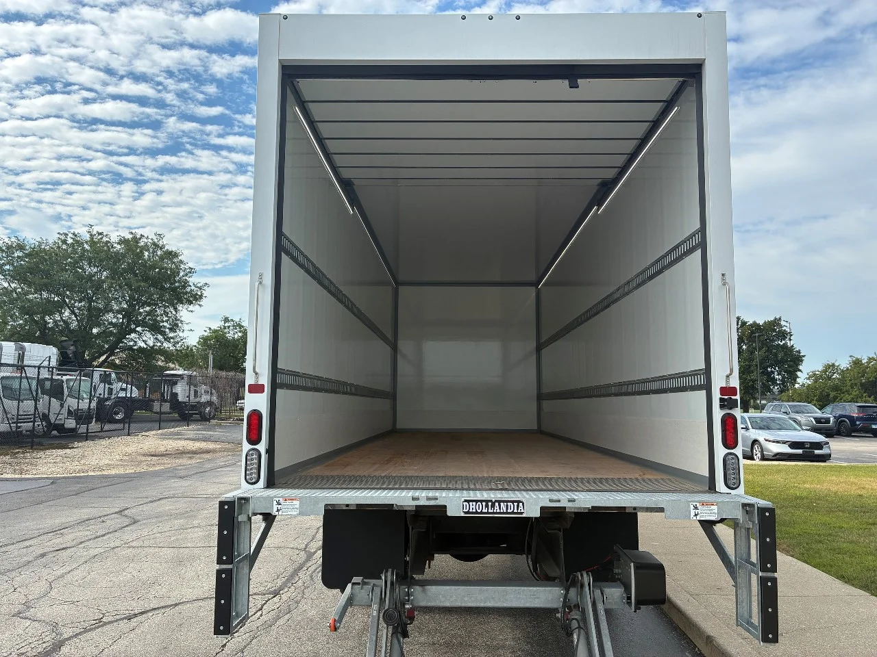 2025 Hino in Waterloo, IA — photo 7