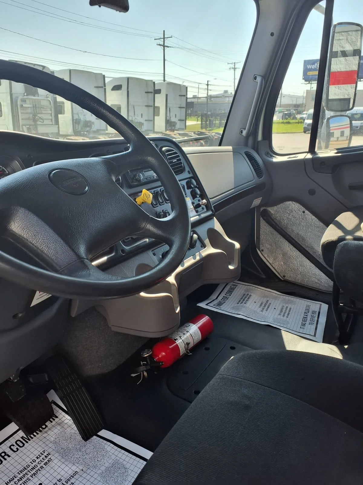 2017 Freightliner M2 106 in Cleveland, OH — photo 7