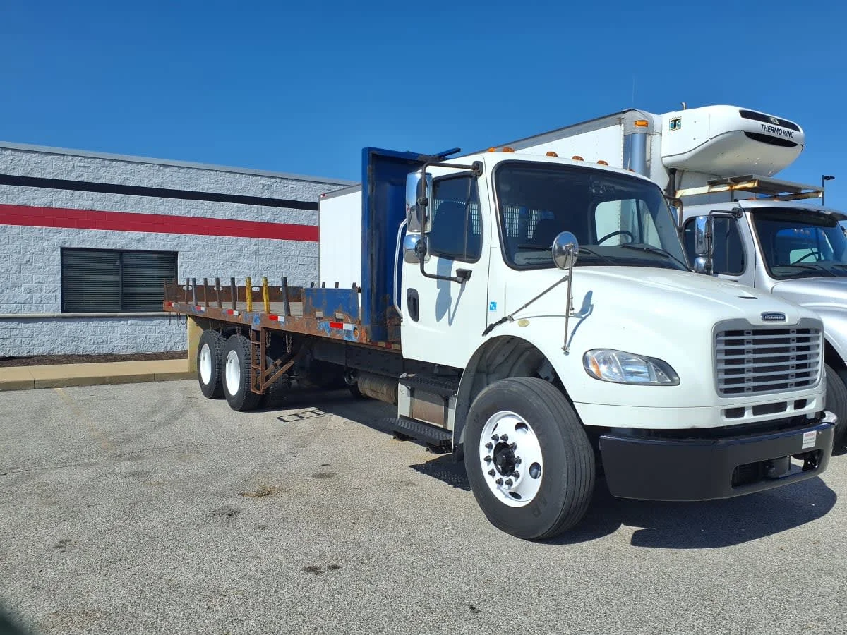 2017 Freightliner M2 106 in Cleveland, OH — photo 3