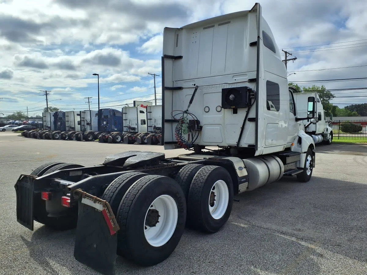 2019 International LT in Cleveland, OH — photo 4