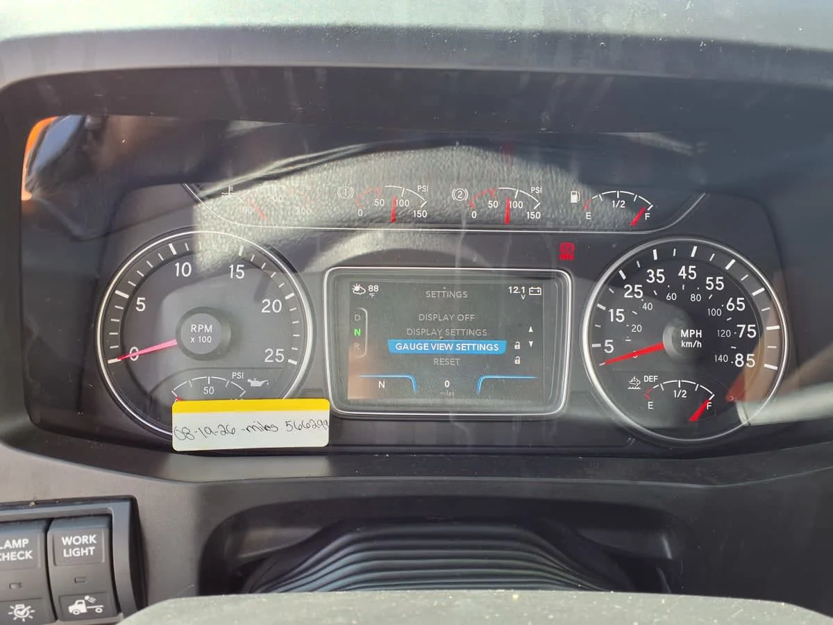 2019 International LT in Cleveland, OH — photo 11