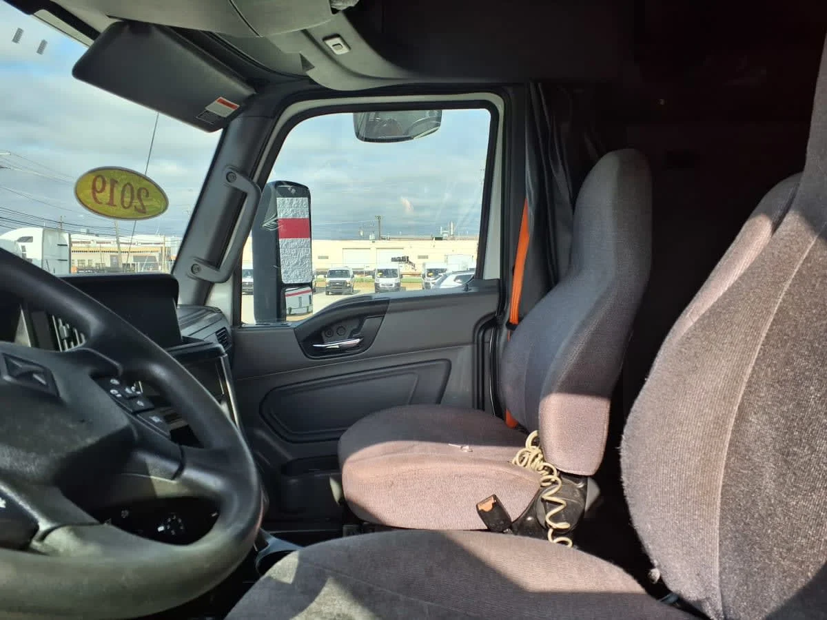 2019 International LT in Cleveland, OH — photo 7