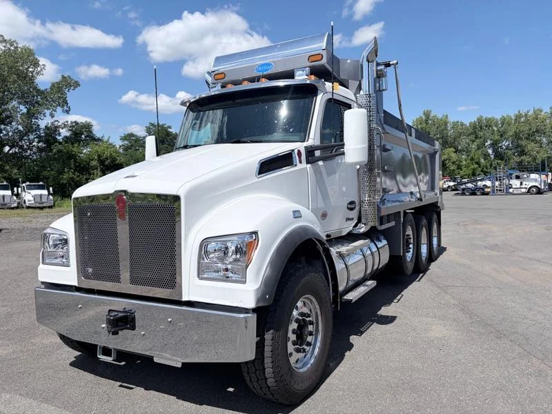 2027 Kenworth T880
